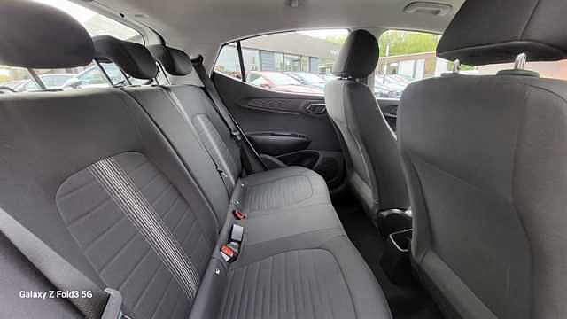 Hyundai I10 1.0 SE Connect Hatchback 5dr Petrol Manual Euro 6 (s/s) (67 ps) White