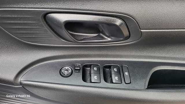 Hyundai I20 1.0 T-GDi MHEV SE Connect Hatchback 5dr Petrol Hybrid DCT Euro 6 (s/s) (100 ps) White