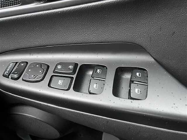 Hyundai KONA 1.6 h-GDi Premium SE SUV 5dr Petrol Hybrid DCT Euro 6 (s/s) (141 ps) White