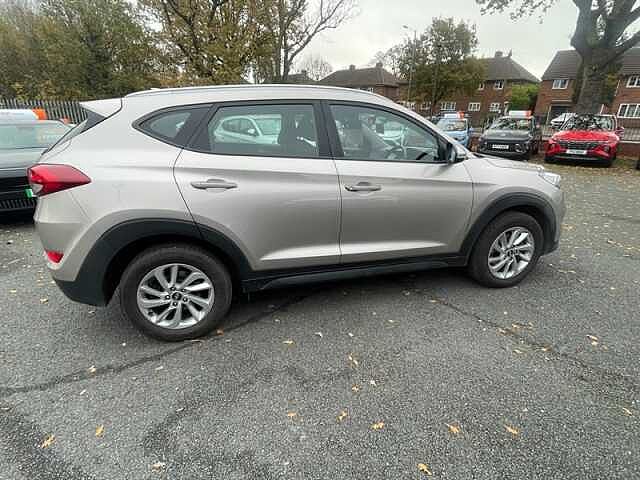Hyundai TUCSON 1.7 CRDi Blue Drive SE Nav SUV 5dr Diesel Manual Euro 6 (s/s) (116 ps)