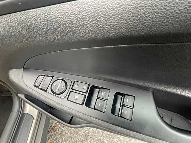 Hyundai TUCSON 1.7 CRDi Blue Drive SE Nav SUV 5dr Diesel Manual Euro 6 (s/s) (116 ps)