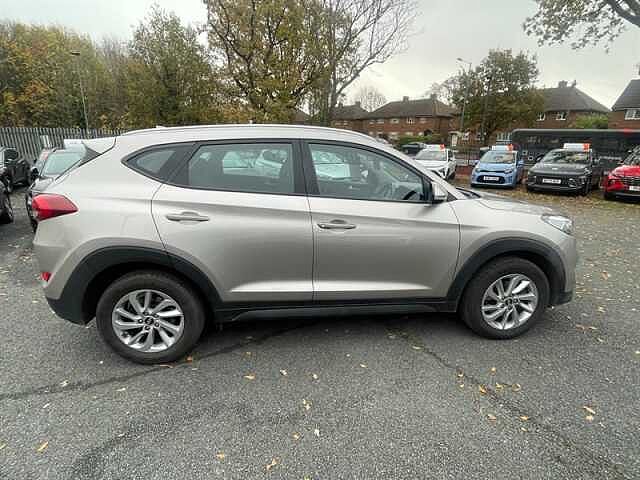 Hyundai TUCSON 1.7 CRDi Blue Drive SE Nav SUV 5dr Diesel Manual Euro 6 (s/s) (116 ps)