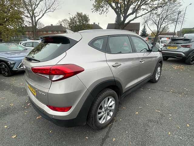 Hyundai TUCSON 1.7 CRDi Blue Drive SE Nav SUV 5dr Diesel Manual Euro 6 (s/s) (116 ps)
