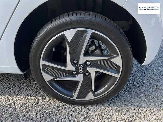 Hyundai I10 1.0 Premium Hatchback 5dr Petrol Manual Euro 6 (s/s) (67 ps) White