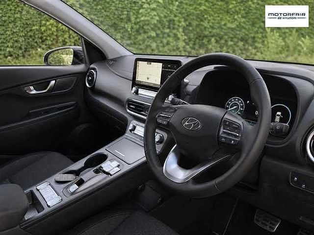 Hyundai KONA 39kWh SE Connect SUV 5dr Electric Auto (10.5kW Charger) (136 ps) Grey