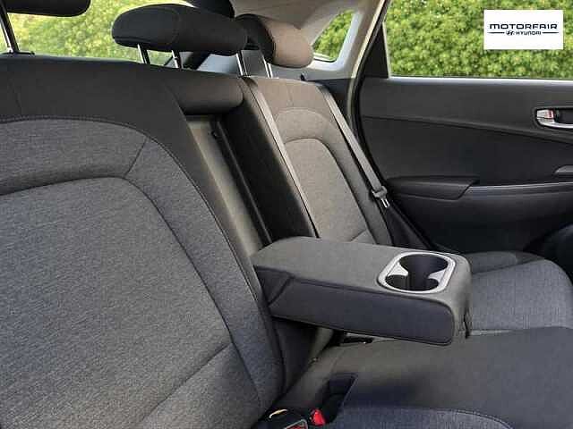 Hyundai KONA 39kWh SE Connect SUV 5dr Electric Auto (10.5kW Charger) (136 ps) Grey
