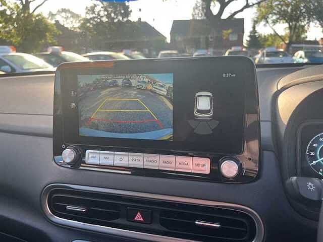 Hyundai KONA 39kWh SE Connect SUV 5dr Electric Auto (10.5kW Charger) (136 ps) Grey