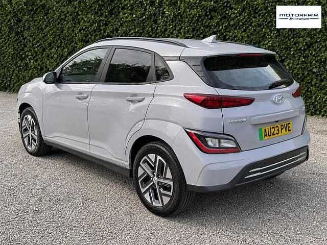 Hyundai KONA 39kWh SE Connect SUV 5dr Electric Auto (10.5kW Charger) (136 ps) Grey