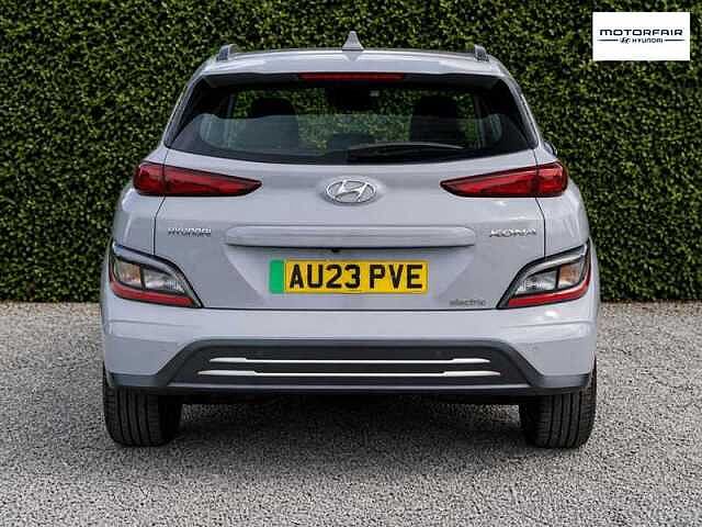 Hyundai KONA 39kWh SE Connect SUV 5dr Electric Auto (10.5kW Charger) (136 ps) Grey