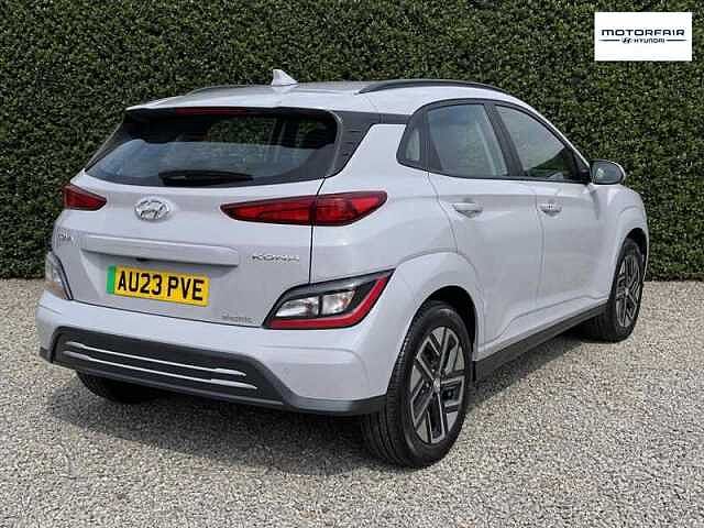 Hyundai KONA 39kWh SE Connect SUV 5dr Electric Auto (10.5kW Charger) (136 ps) Grey