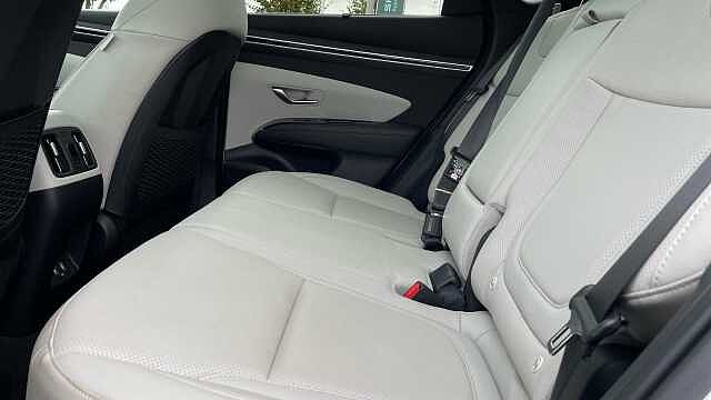 Hyundai TUCSON 1.6 h T-GDi Ultimate SUV 5dr Petrol Hybrid Auto Euro 6 (s/s) (230 ps) White