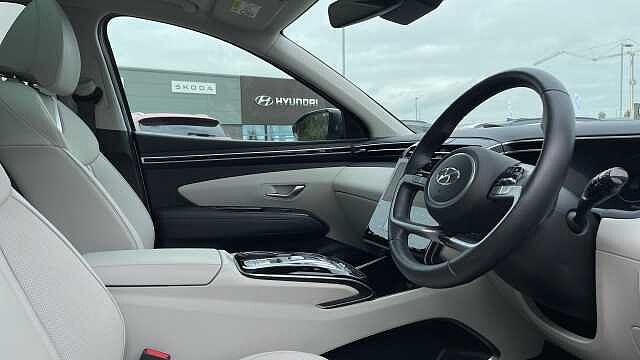 Hyundai TUCSON 1.6 h T-GDi Ultimate SUV 5dr Petrol Hybrid Auto Euro 6 (s/s) (230 ps) White