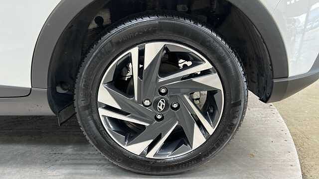 Hyundai BAYON 1.0 T-GDi MHEV SE Connect SUV 5dr Petrol Hybrid DCT Euro 6 (s/s) (100 ps) ATLAS WHITE