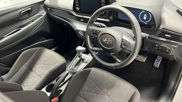 Hyundai BAYON 1.0 T-GDi MHEV SE Connect SUV 5dr Petrol Hybrid DCT Euro 6 (s/s) (100 ps) ATLAS WHITE