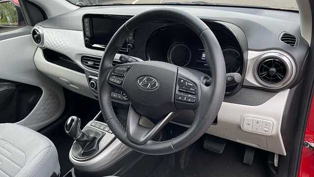 Hyundai I10 1.0 Premium Hatchback 5dr Petrol Auto Euro 6 (s/s) (67 ps) Dragon Red