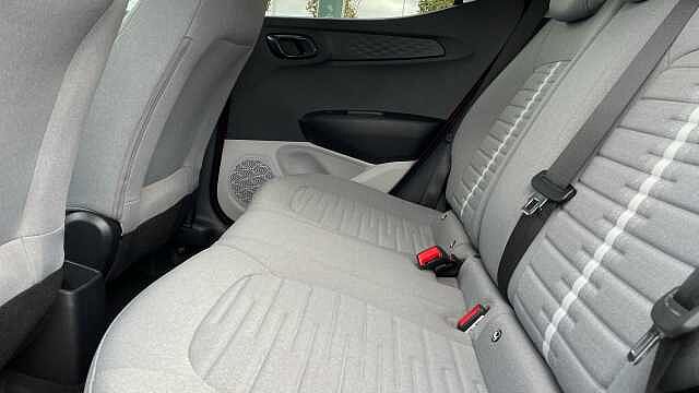 Hyundai I10 1.0 Premium Hatchback 5dr Petrol Auto Euro 6 (s/s) (67 ps) Dragon Red