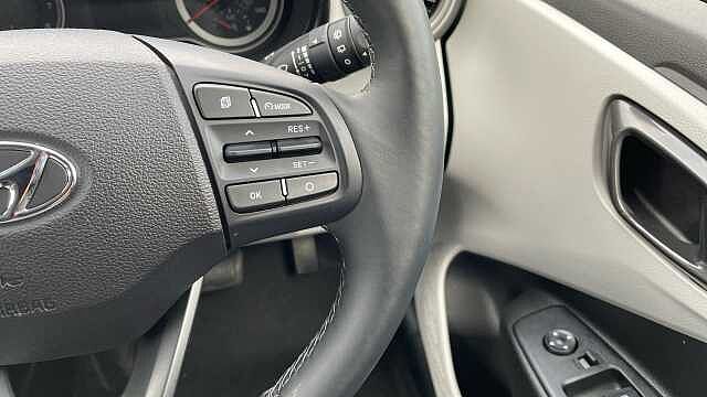 Hyundai I10 1.0 Premium Hatchback 5dr Petrol Auto Euro 6 (s/s) (67 ps) Dragon Red