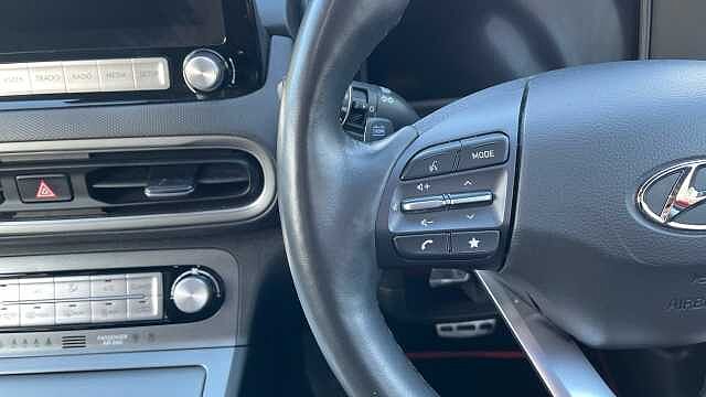 Hyundai KONA 64kWh Ultimate SUV 5dr Electric Auto (10.5kW Charger) (204 ps) Red