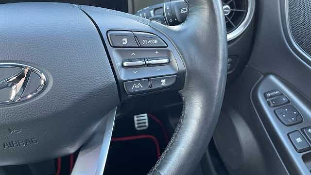 Hyundai KONA 64kWh Ultimate SUV 5dr Electric Auto (10.5kW Charger) (204 ps) Red