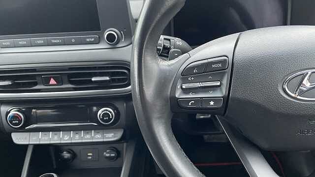 Hyundai KONA 1.6 h-GDi SE Connect SUV 5dr Petrol Hybrid DCT Euro 6 (s/s) (141 ps) Red