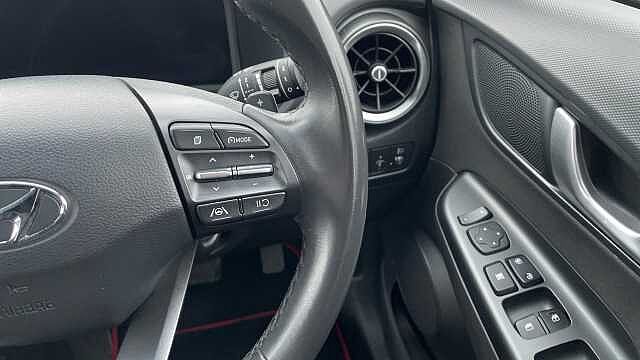 Hyundai KONA 1.6 h-GDi SE Connect SUV 5dr Petrol Hybrid DCT Euro 6 (s/s) (141 ps) Red