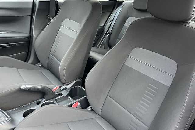 Hyundai BAYON 1.0 T Gdi Advance Suv 5dr Petrol Dct Euro 6 (s/s) (100 Ps) Phantom Black