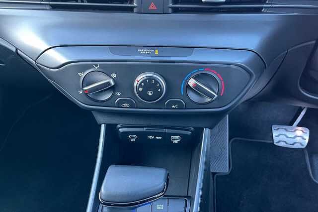 Hyundai BAYON 1.0 T Gdi Advance Suv 5dr Petrol Dct Euro 6 (s/s) (100 Ps) Phantom Black