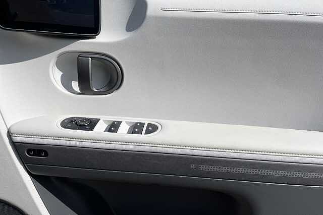 Hyundai IONIQ 5 84kwh Ultimate Hatchback 5dr Electric Auto (228 Ps) Abyss Black