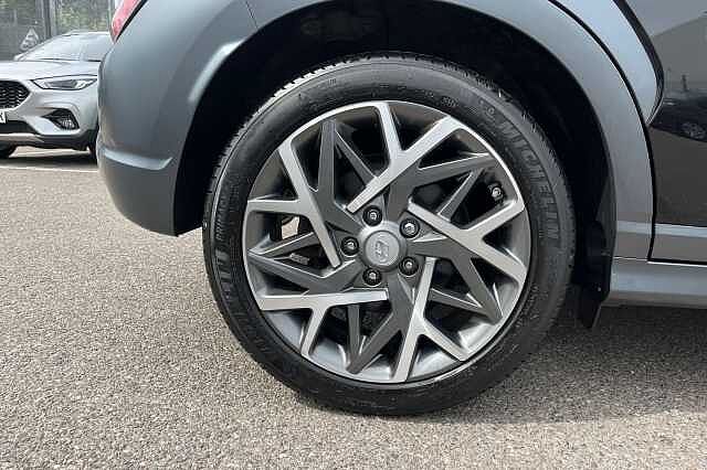 Hyundai KONA 1.6 H Gdi Premium Suv 5dr Petrol Hybrid Dct Euro 6 (s/s) (141 Ps) Black