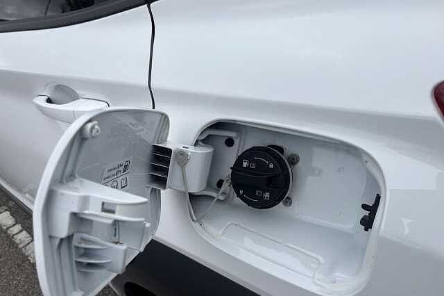 Hyundai KONA 1.0 T Gdi Mhev Premium Suv 5dr Petrol Hybrid Manual Euro 6 (s/s) (120 Ps) White