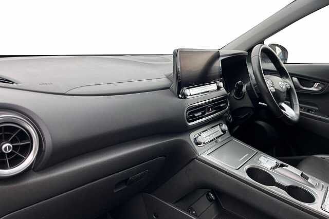 Hyundai KONA 64kwh Ultimate Suv 5dr Electric Auto (10.5kw Charger) (204 Ps) White
