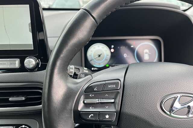 Hyundai KONA 64kwh Ultimate Suv 5dr Electric Auto (10.5kw Charger) (204 Ps) White