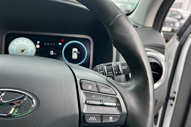 Hyundai KONA 64kwh Ultimate Suv 5dr Electric Auto (10.5kw Charger) (204 Ps) White