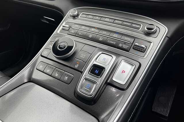 Hyundai SANTA FE 1.6 H T Gdi Ultimate Suv 5dr Petrol Hybrid Auto Euro 6 (s/s) (230 Ps) Grey
