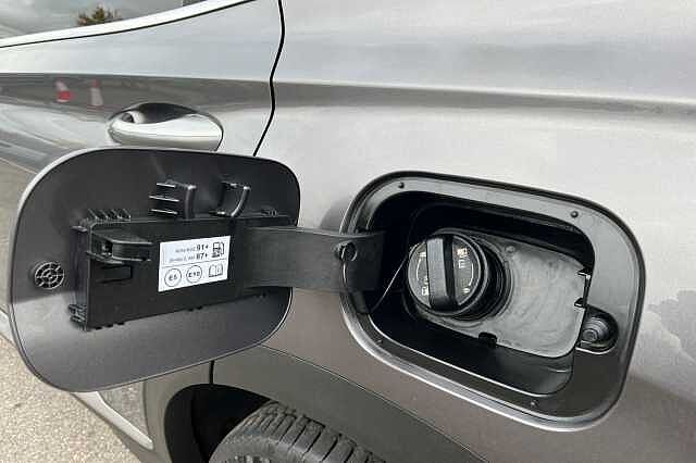 Hyundai SANTA FE 1.6 H T Gdi Ultimate Suv 5dr Petrol Hybrid Auto Euro 6 (s/s) (230 Ps) Grey