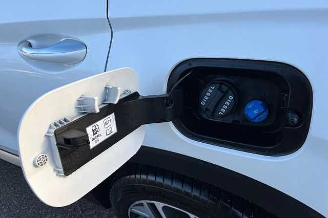 Hyundai Santa Fe 2.2 Crdi Premium Se Suv 5dr Diesel Auto 4wd Euro 6 (s/s) 7 Seat (200 Ps)