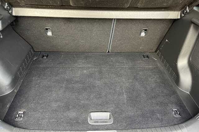 Hyundai KONA 1.6 H Gdi Premium Se Suv 5dr Petrol Hybrid Dct Euro 6 (s/s) (141 Ps) Chalk White