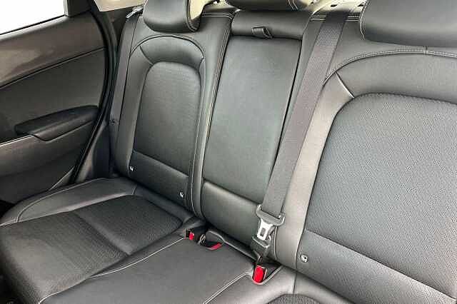 Hyundai KONA 1.6 H Gdi Premium Se Suv 5dr Petrol Hybrid Dct Euro 6 (s/s) (141 Ps) Chalk White