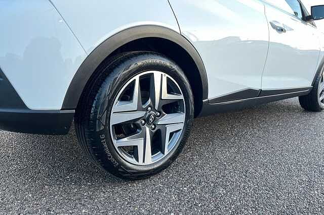 Hyundai Bayon 1.0 T Gdi Mhev Premium Suv 5dr Petrol Hybrid Manual Euro 6 (s/s) (120 Ps)