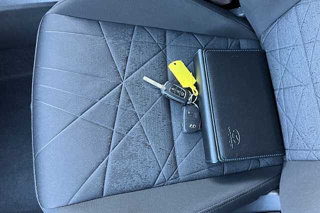 Hyundai Bayon 1.0 T Gdi Mhev Premium Suv 5dr Petrol Hybrid Manual Euro 6 (s/s) (120 Ps)