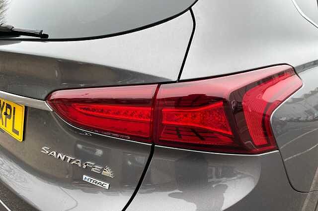 Hyundai Santa Fe 2.2 Crdi Premium Se Suv 5dr Diesel Auto 4wd Euro 6 (s/s) 7 Seat (200 Ps)
