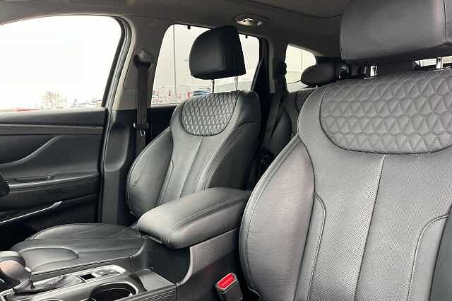 Hyundai Santa Fe 2.2 Crdi Premium Se Suv 5dr Diesel Auto 4wd Euro 6 (s/s) 7 Seat (200 Ps)