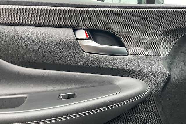 Hyundai Santa Fe 2.2 Crdi Premium Se Suv 5dr Diesel Auto 4wd Euro 6 (s/s) 7 Seat (200 Ps)