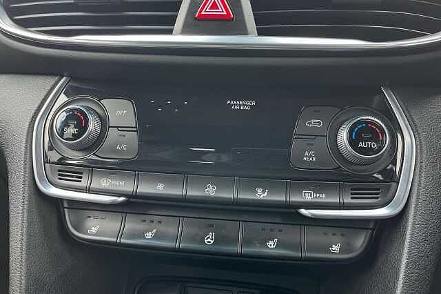 Hyundai Santa Fe 2.2 Crdi Premium Se Suv 5dr Diesel Auto 4wd Euro 6 (s/s) 7 Seat (200 Ps)