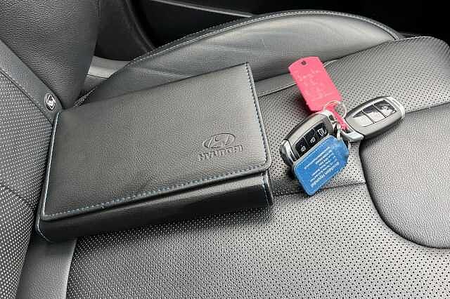 Hyundai Santa Fe 2.2 Crdi Premium Se Suv 5dr Diesel Auto 4wd Euro 6 (s/s) 7 Seat (200 Ps)