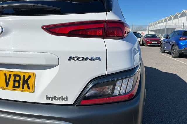 Hyundai KONA 1.6 H Gdi Ultimate Suv 5dr Petrol Hybrid Dct Euro 6 (s/s) (141 Ps) Atlas White