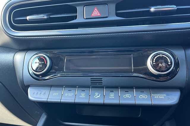 Hyundai KONA 1.6 H Gdi Ultimate Suv 5dr Petrol Hybrid Dct Euro 6 (s/s) (141 Ps) Atlas White