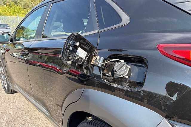 Hyundai KONA 1.6 H Gdi Premium Suv 5dr Petrol Hybrid Dct Euro 6 (s/s) (141 Ps) Phantom Black