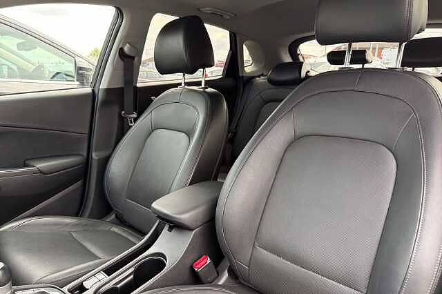 Hyundai KONA 1.6 H Gdi Ultimate Suv 5dr Petrol Hybrid Dct Euro 6 (s/s) (141 Ps) Abyss Black