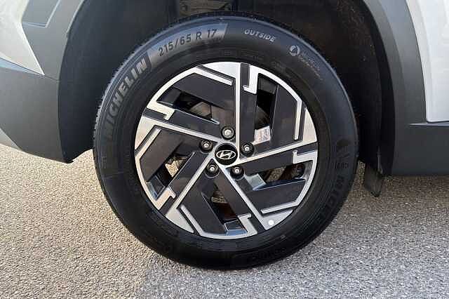 Hyundai TUCSON 1.6 T Gdi Advance Suv 5dr Petrol Hybrid Auto Euro 6 (s/s) (215 Ps) Shimmering Silver